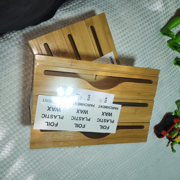 MANTIS HUT NWOT 3 IN ONE WRAP NEAT PAPER KITCHEN DISPENSER FOR 1 DISPENSER - Picture 5 of 5